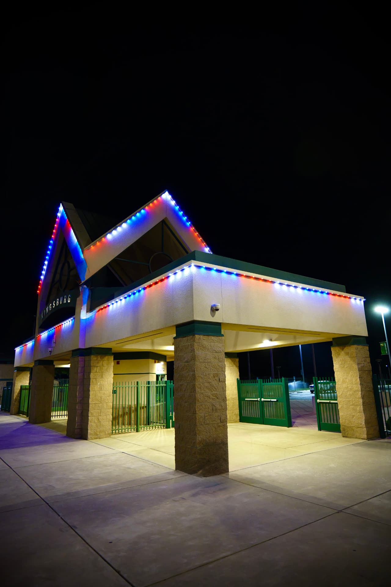 Kingsburg building trimmed in red, white, and blue bluEmber roofline lighting